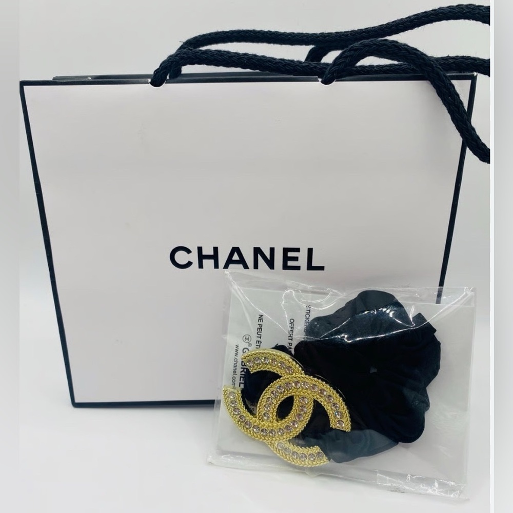 CHANEL Silver Logo Hair Accessory with Black Ribbon - Picture 7 of 9